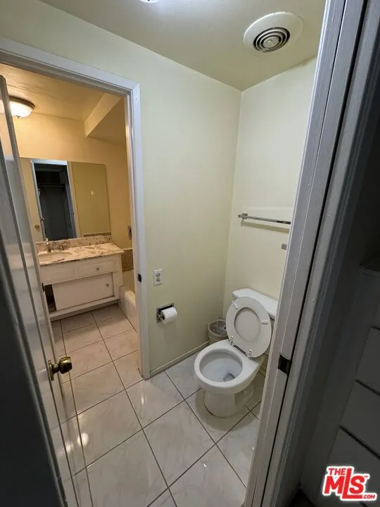 3500 W Manchester Boulevard 145, Inglewood, California 90305 home-pic-17